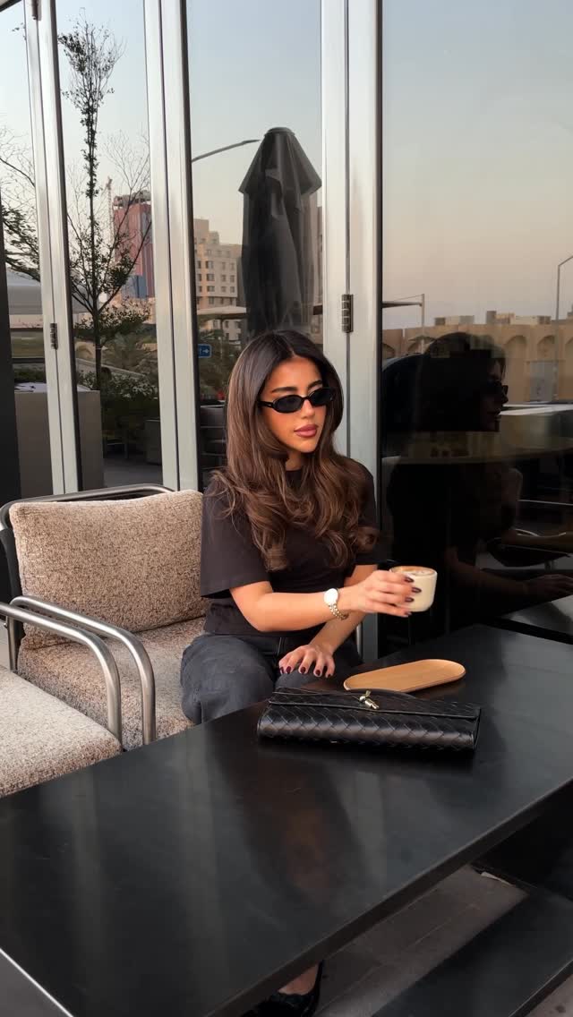 Instagram post by @realrealess for DKNY. Caption reads: My Day, My Time with DKNY✨
@dkny @ontime.me....