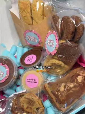 TikTok post by @aaliyaahx99 for Ooh & Aah. Caption reads: [...] #cookiebox #foodtok #tiktokmademebuyit @Ooh....