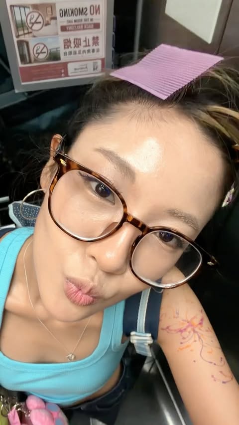 Instagram post by @sunbo04 for Glad2Glow Thai. Caption reads: Narak mak2🤩👉🏻👈🏻💖 #makeup #grwm #reel....