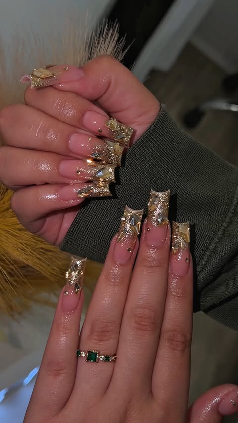 Instagram post by @baddiieebnails for VBeautyPure. Caption reads: never fails 😮‍💨😮‍💨😮‍💨🫦
products....