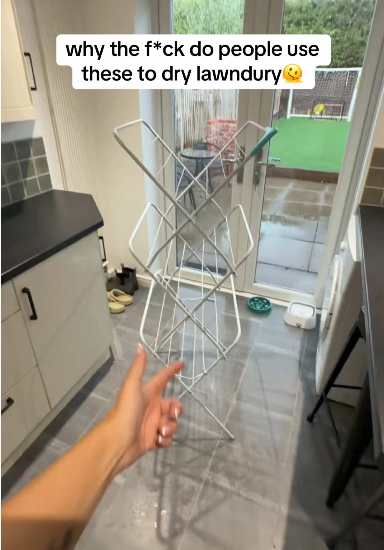 TikTok post by @alittlebitemily for Straame. Caption reads: [...] #laundrytok #laundryhack @STRAAME.
