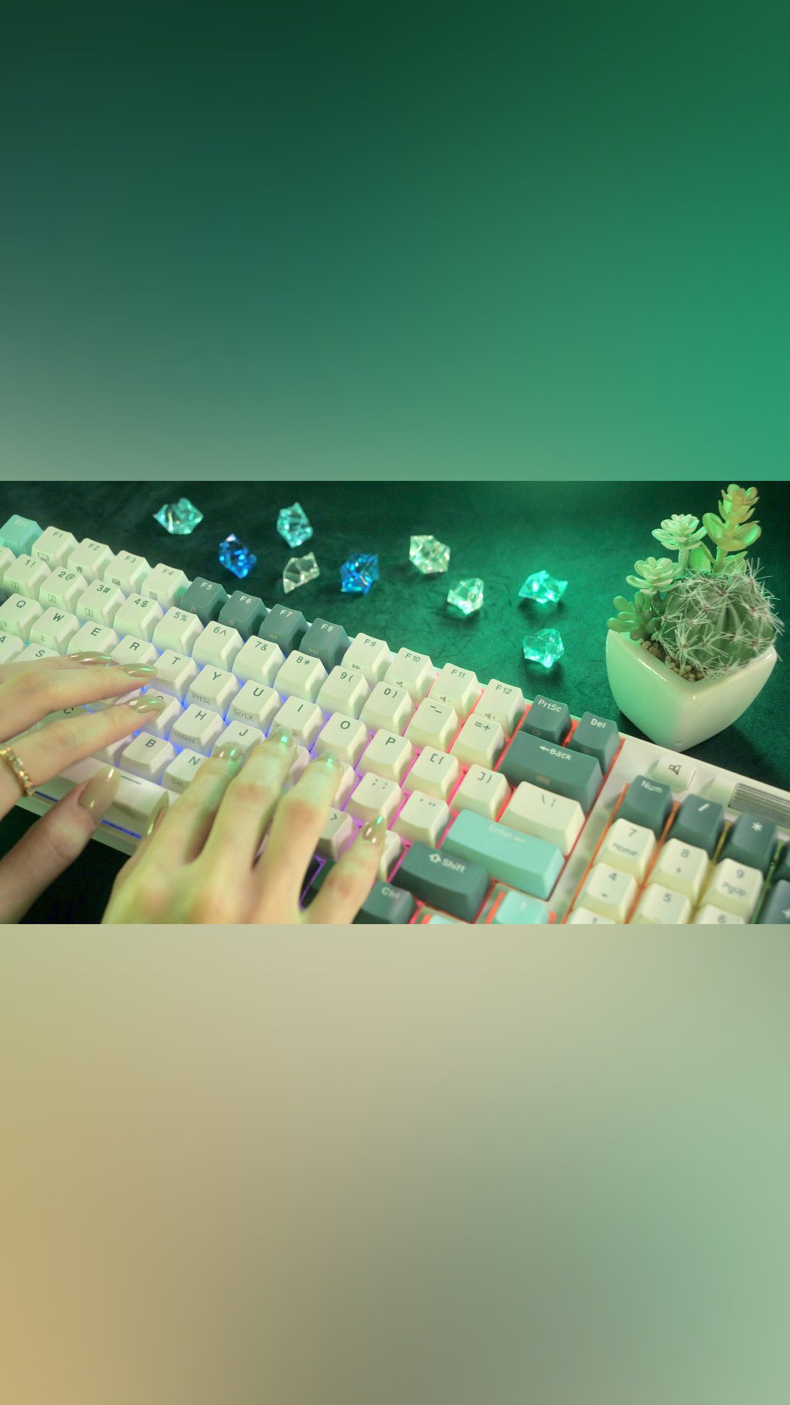 Instagram post by @coromo.asmr for Royal Kludge. Caption reads: [...] 💚 ⭐️ YouTube (Full Video)： ⌨️ Royal Kludge....