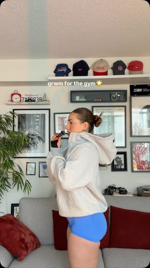 Instagram post by @jessiegwenfit for Glowmode. Caption reads: [...] looove this grey tracksuit from....