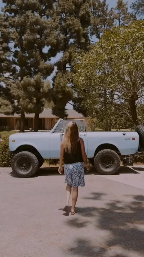 Instagram post by @alwayslossst for Hankook Tire. Caption reads: [...] and making the most of summer. 🌊....