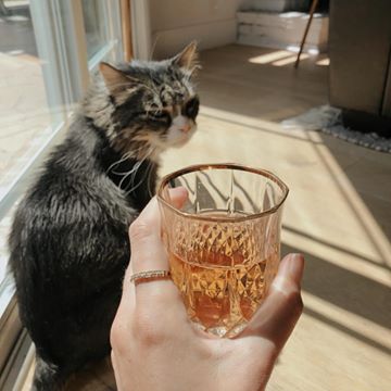 Instagram post by @hellolyndon for Aurelie Gi. Caption reads: [...] to my ring game. I love how this....