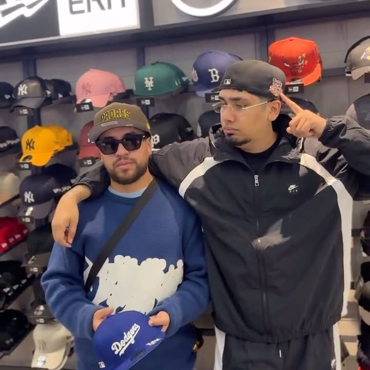 Instagram post by @martinhighlife for New Era Cap. Caption reads: NEW ERA 59FIFTY - El fitted más icónico del mundo....