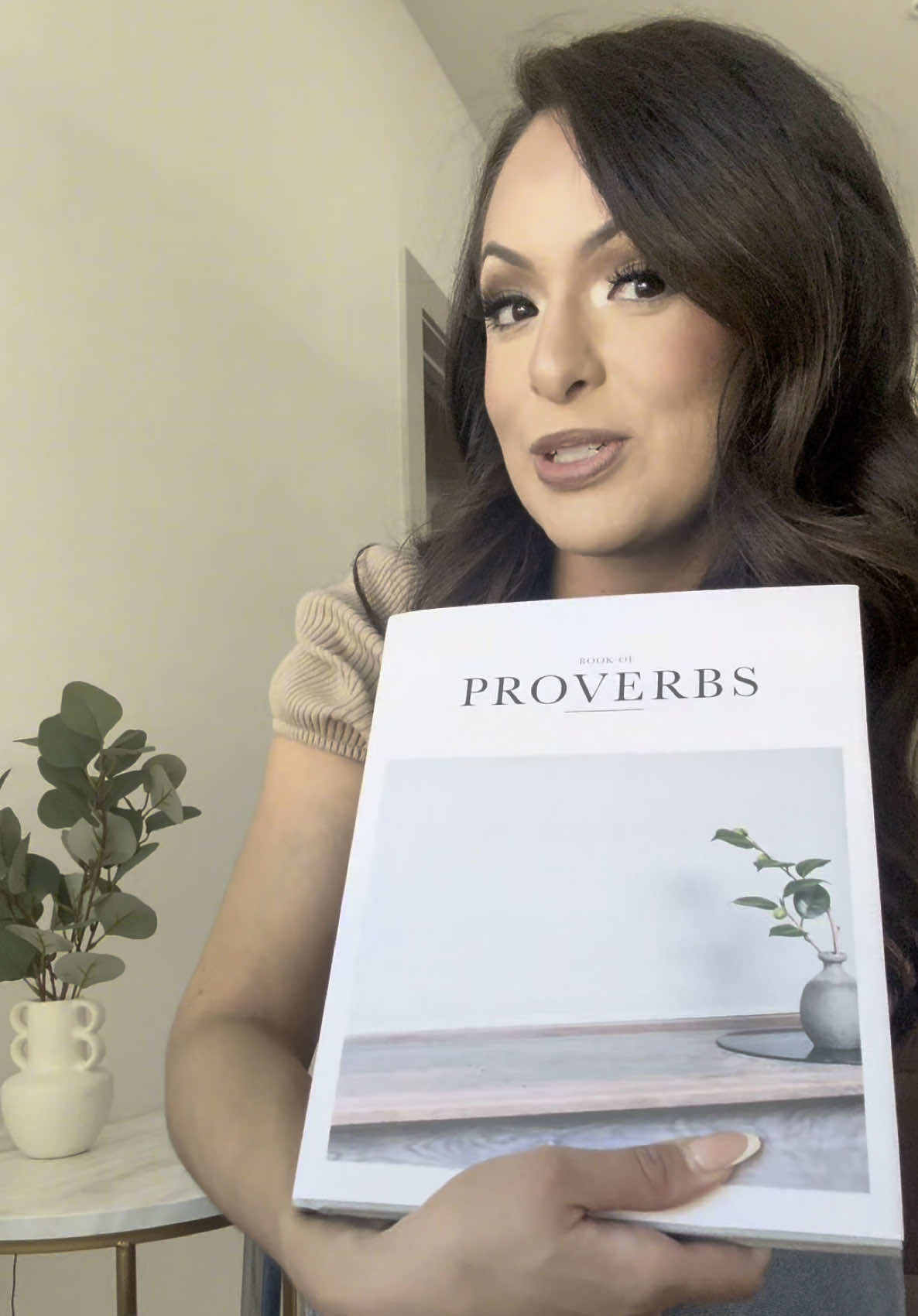 TikTok post by @georgettemaza for Alabaster Co. Caption reads: [...] focus on reading one chapter a day!....