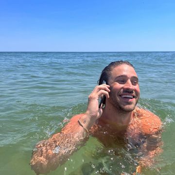 Instagram post by @greggrippo for Visible. Caption reads: Drowning in good service. Swipe to see how I....
