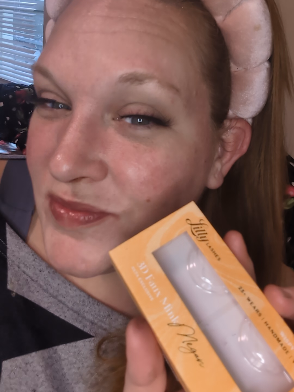 TikTok post by @wenstar2020 for Lilly Lashes. Caption reads: @Lilly Lashes body heat activated [...].