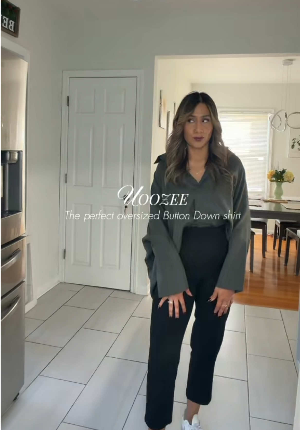 TikTok post by @joda0721 for uoozee. Caption reads: [...] oversized Blouze #blouse #oversized #uoozee....