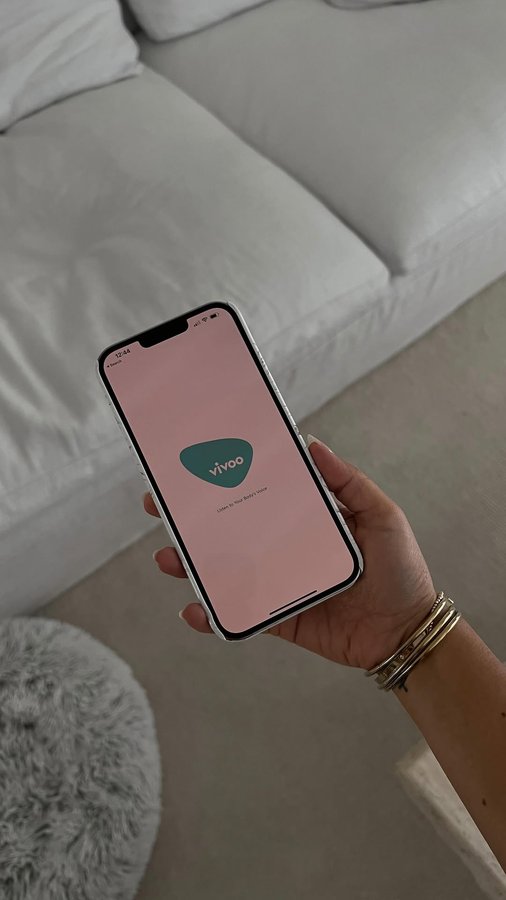 Instagram post by @judithlrios for Vivoo. Caption reads: I’ve been incorporating the @vivooapp in my....