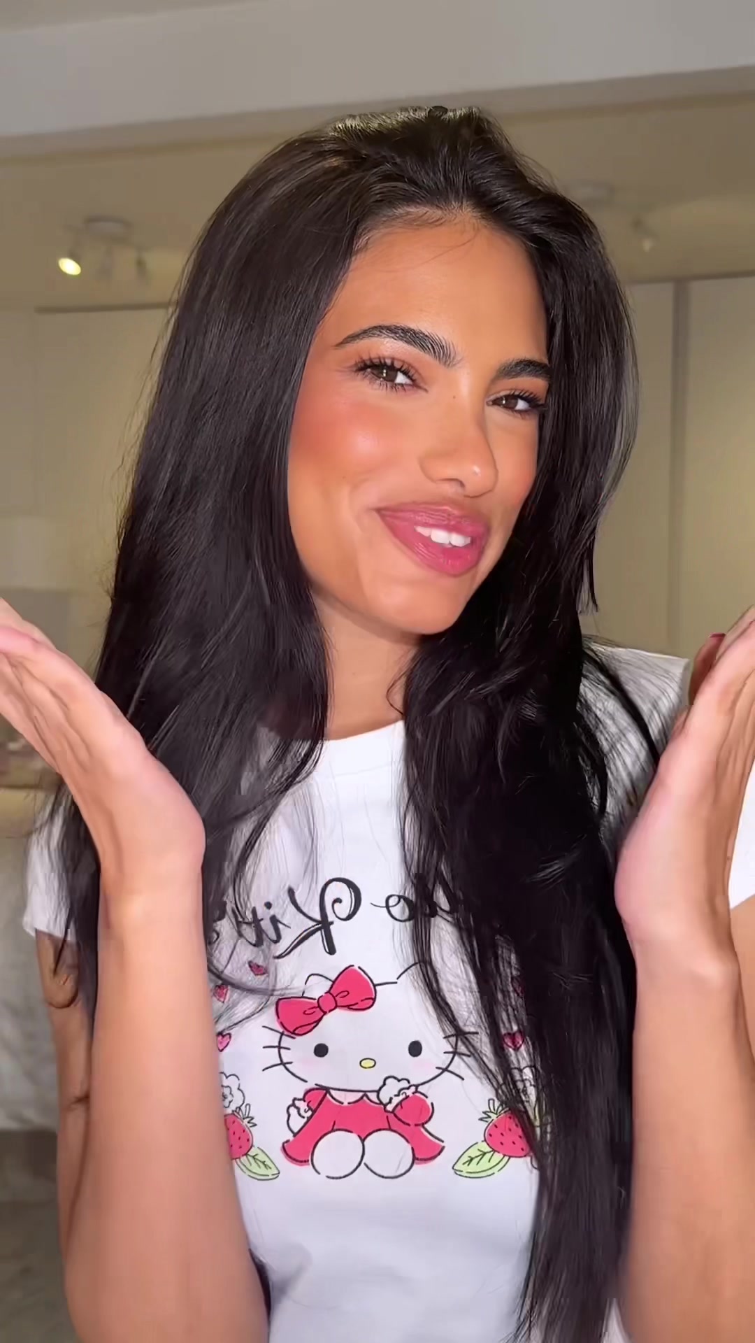 TikTok post by @embtff for milkmakeup. Caption reads: Un makeup qui tient toute la journée grâce à mes....
