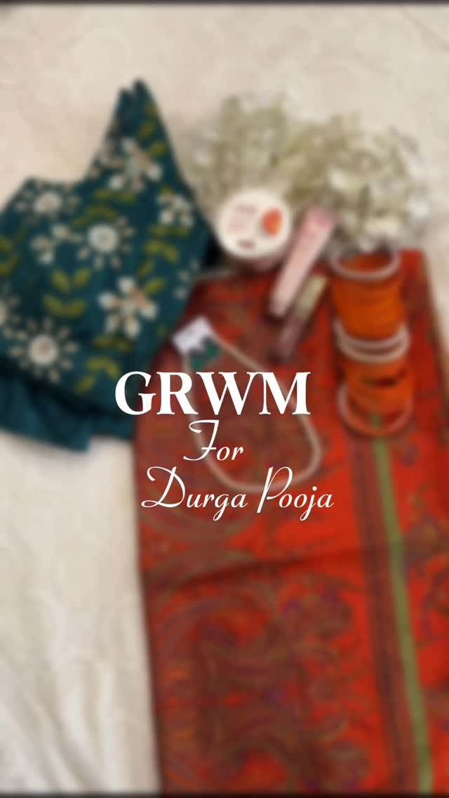 Instagram post by @_young__smurff for Colorbar Cosmetics. Caption reads: GRWM for durga pooja😍

Wearing my mom’s 27 yr old....