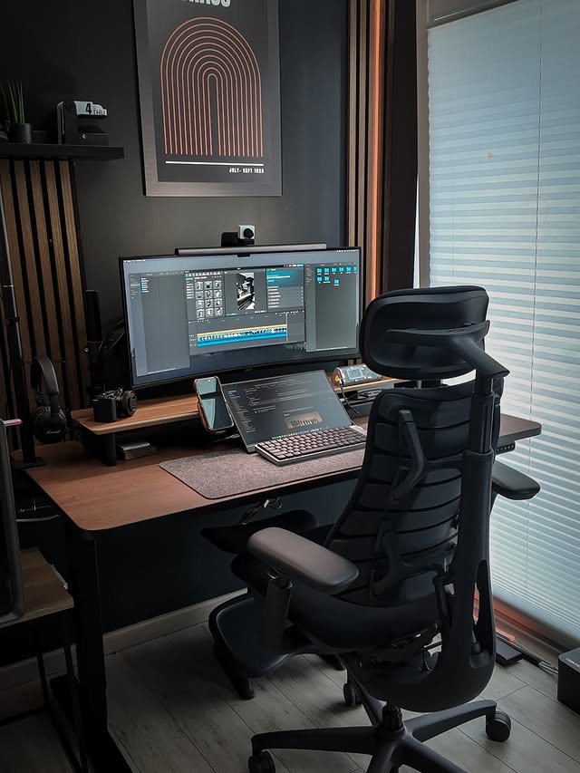 Instagram post by @setup_dad for ARZOPA. Caption reads: EDIT ▫️ PLAY ▫️ WORK ➡️ everywhere ! 

Use it as a....