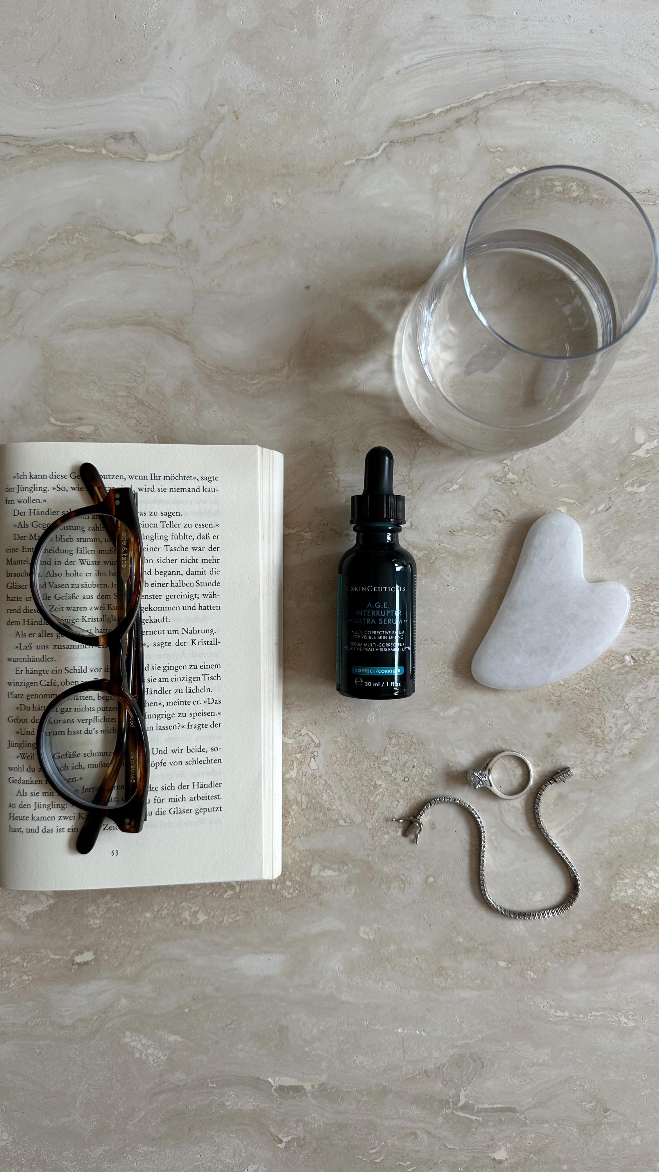 Instagram post by @clarissa__neumann for SkinCeuticals. Caption reads: *Anzeige/ad. Bereits mit 25 beginnt der....