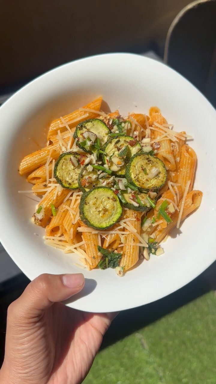 Instagram post by @daatgirll for Green Chef. Caption reads: @greenchef came in clutch at the perfect time 😭😭....