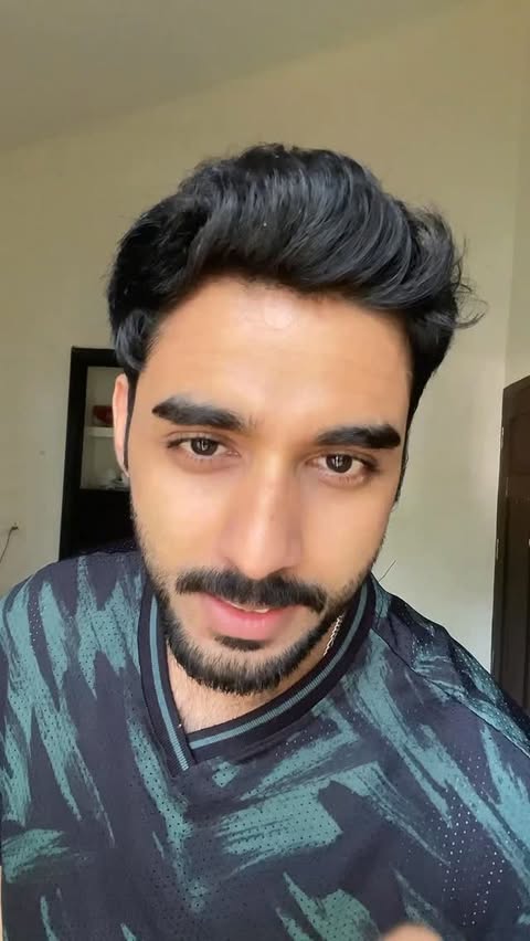 Instagram post by @sidharth.narayanan for Foxtale. Caption reads: Must try.. . . . #skincare #trending #kerala.