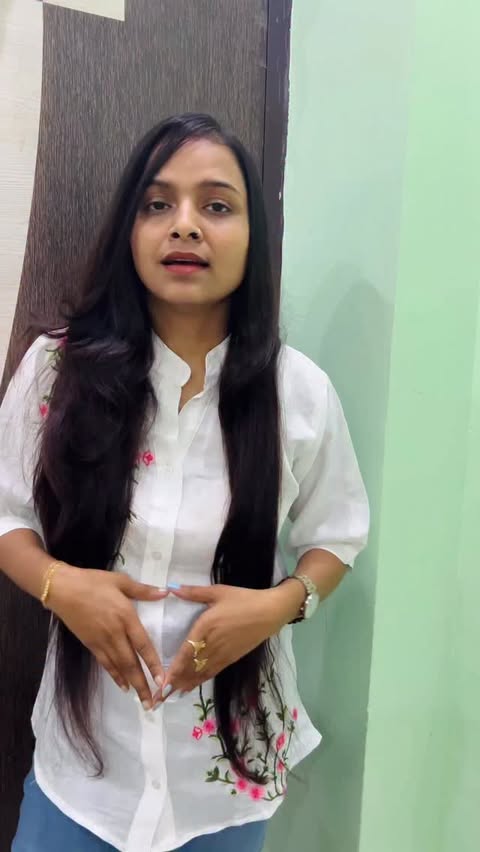 Instagram post by @cutie_shivi_jha for MomJunction. Caption reads: #ad #paidpartnership Himalaya Baby Gift Pack – A....