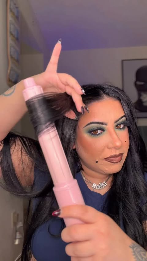 Instagram post by @taggedbeautyy for FoxyBae Hair. Caption reads: LOVE my @foxybaehair tools! Use code TAYLOR20 for....