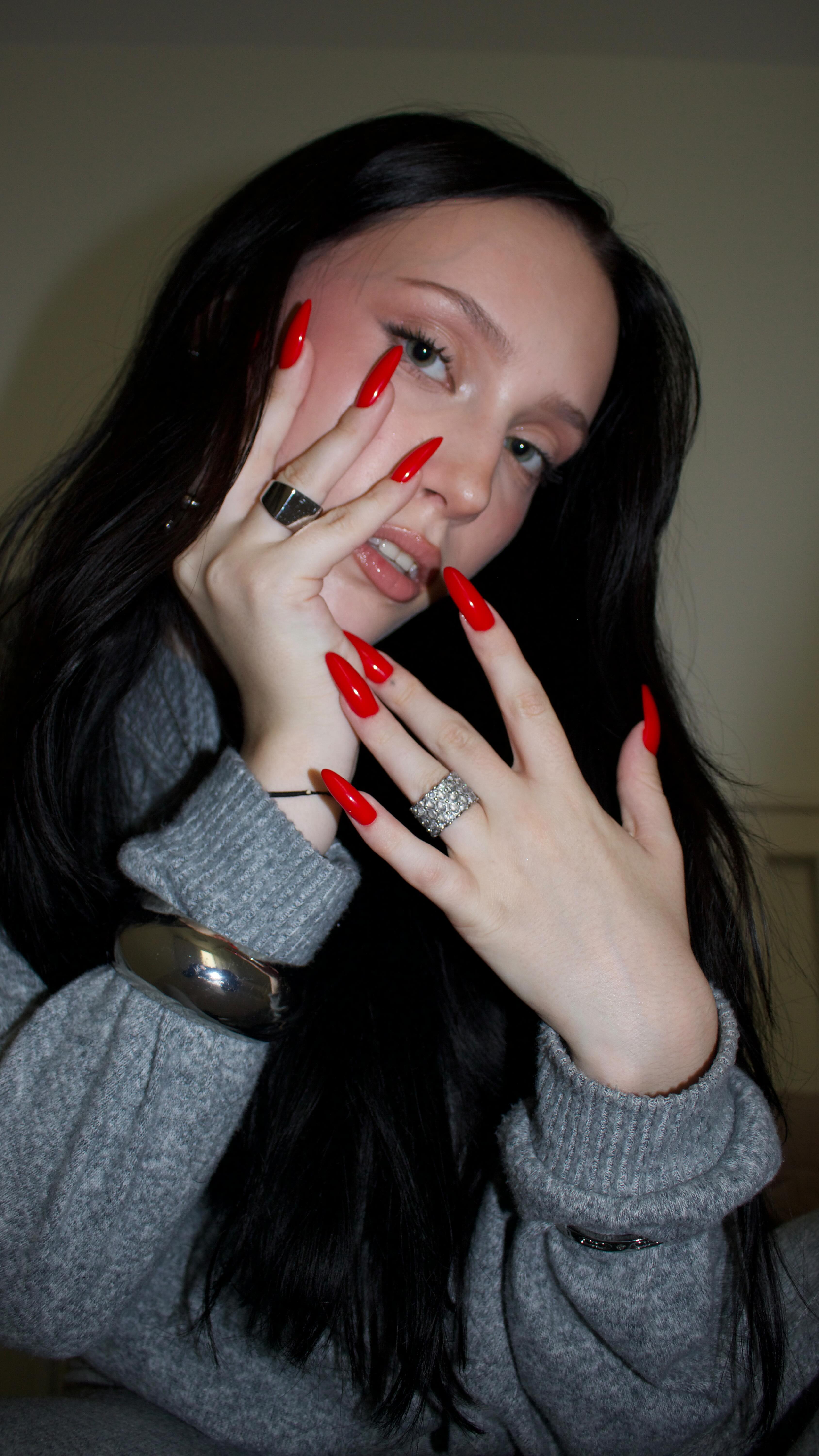 Instagram post by @alsivelo for Booksy. Caption reads: girl therapy @apbeautyroom_pl 🍷 #reklama.