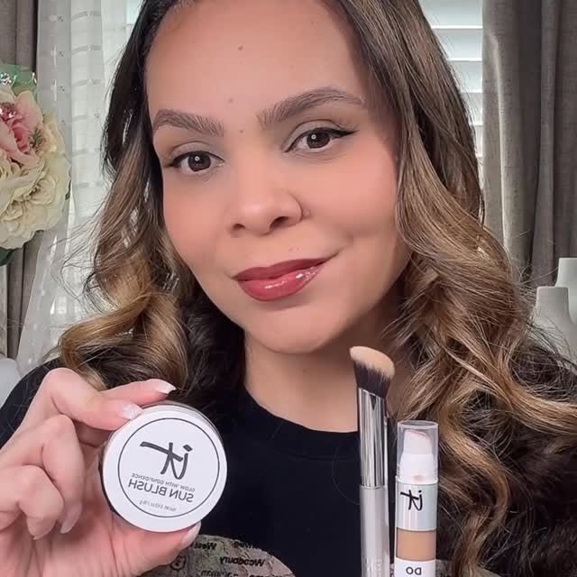 Instagram post by @labeautygirly07 for IT Cosmetics. Caption reads: If you saw my unboxing video I promised you a....