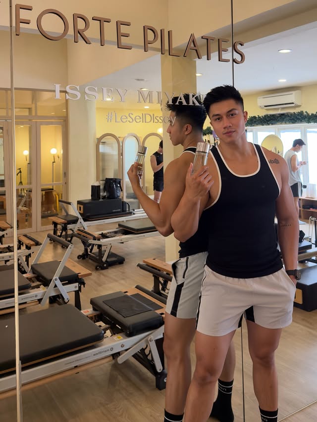 Instagram post by @yusufhendratnoo for Issey Miyake Parfums. Caption reads: Exclusive experience by @isseymiyakeparfums....