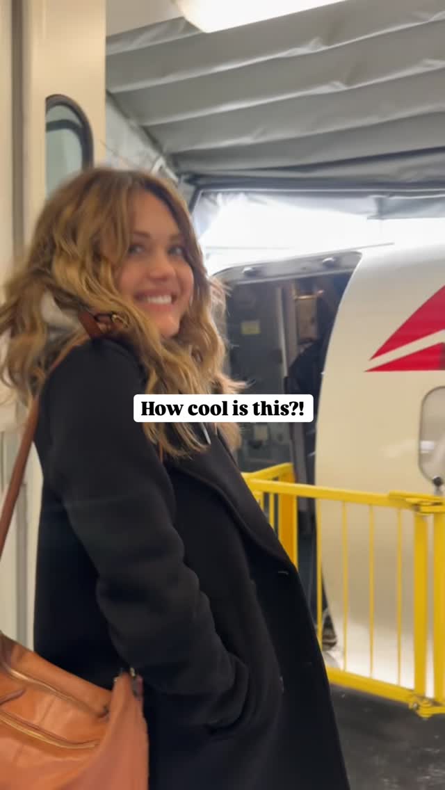 Instagram post by @amypurdygurl for United Airlines. Caption reads: A pinch me moment everytime I fly! I don’t think....
