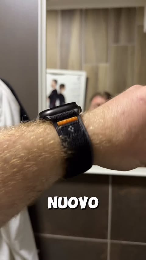 Instagram post by @gaetanoabatemarco for Spigen. Caption reads: GIFTED | Nuovo cinturino di @spigen_italia.