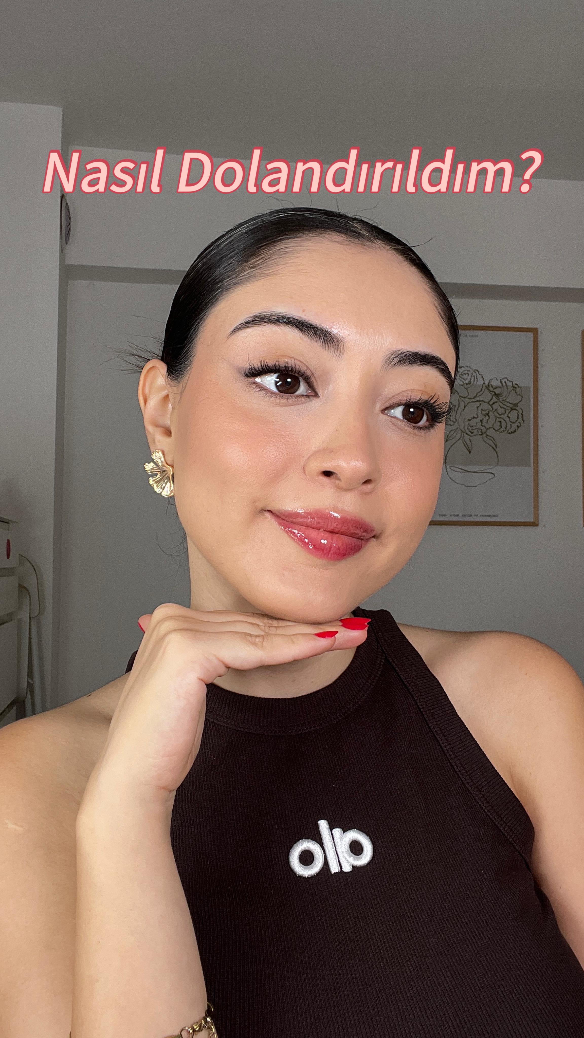 Instagram post by @seymasevimlitoprak for Armani beauty. Caption reads: Çoğu meslektaşımın yaşadığı bir durumdur eminim....