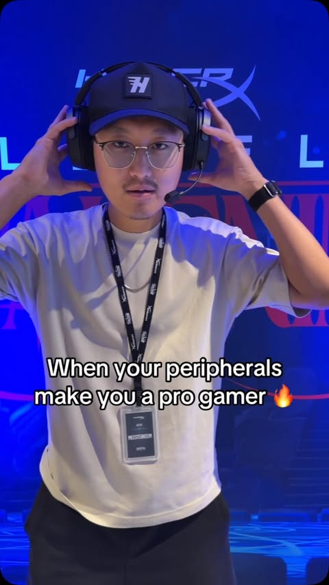 Instagram post by @meesterkeem for HyperX. Caption reads: [...] part of the pro gamer club. Thanks @hyperx....