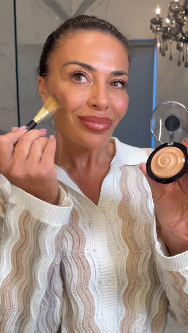 Instagram post by @dolorescatania for – Laura Geller. Caption reads: ✨ She’s BACK and better than ever! ✨
The iconic....