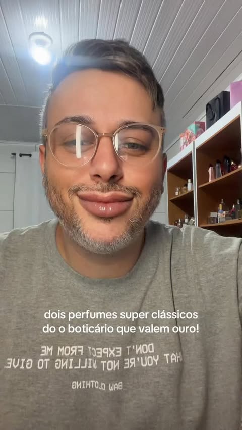 Instagram post by @jootapew for O Boticário. Caption reads: dois perfumes que valem ouro né? 🥹

#perfumes....