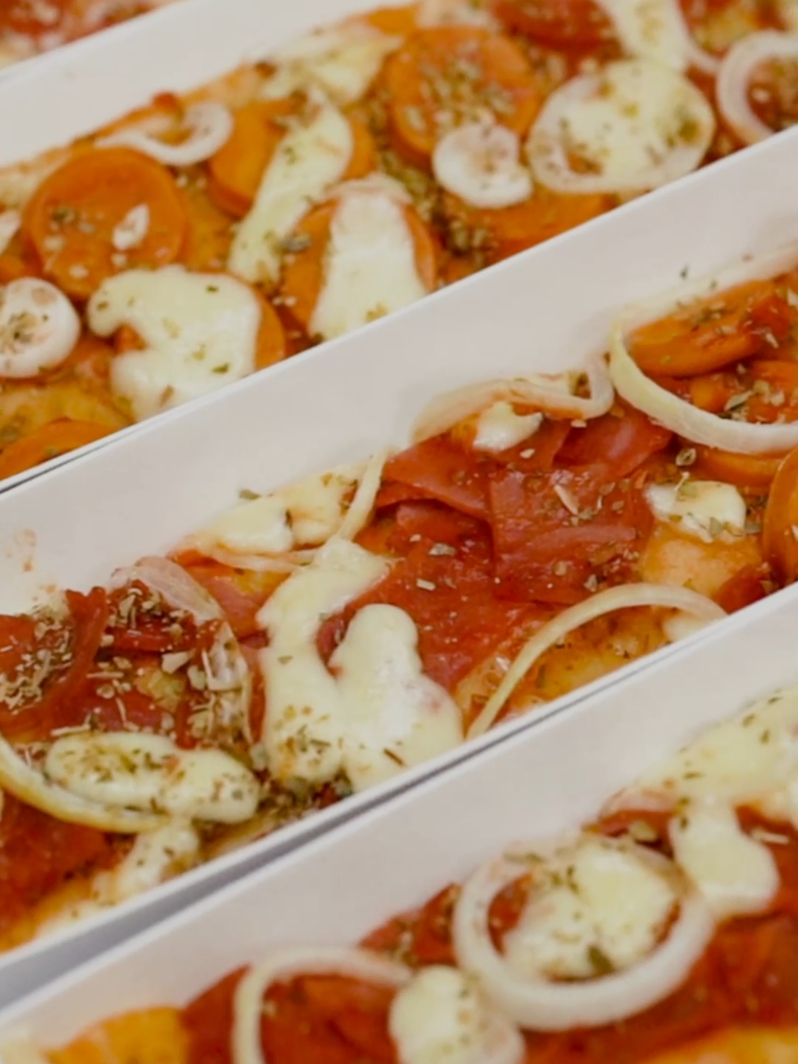 TikTok post by @sobatdapur for idealifeonline. Caption reads: Cuma diaduk-aduk doang jadi berkelas gara-gara....