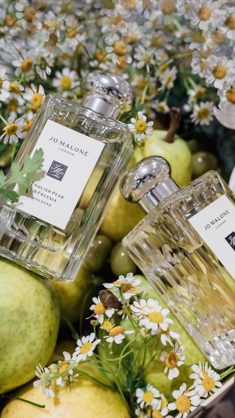 Instagram post by @influencingincolor for Macy's. Caption reads: [...] @JoMaloneLondon, now available at more....