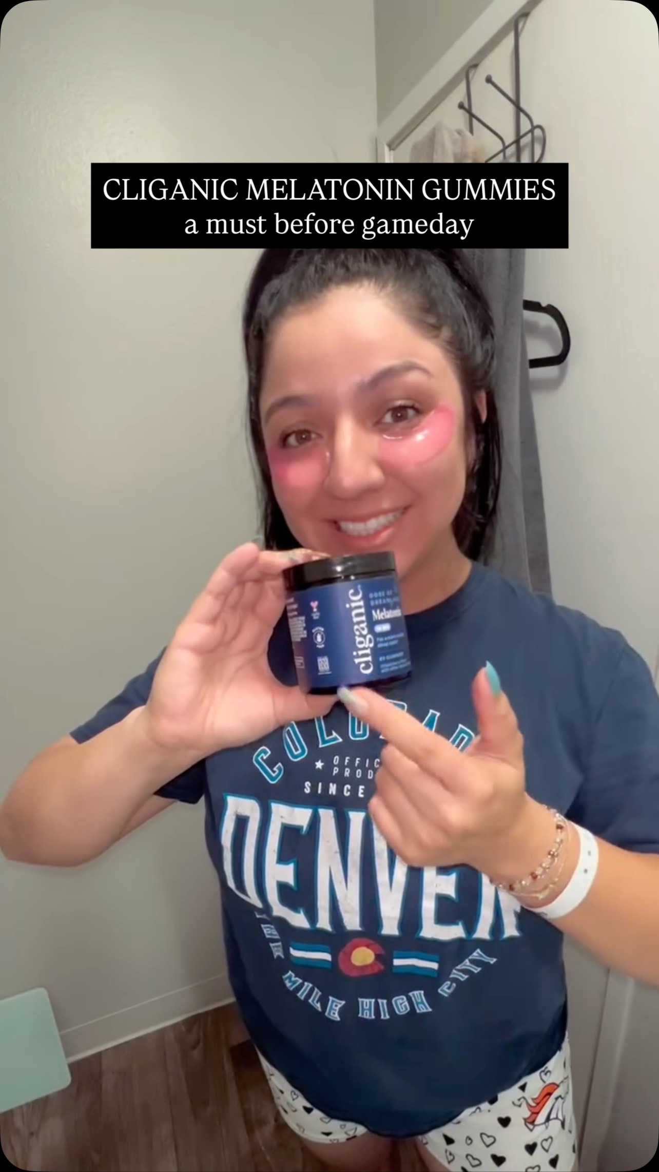 Instagram post by @stadiumfoodgirl for Cliganic. Caption reads: Cliganics melatonin gummies are made with [...].