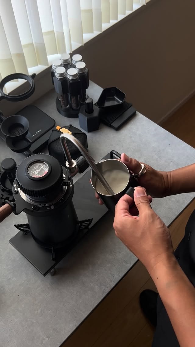 Instagram post by @kou.003 for Flair Espresso. Caption reads: @flairespressomaker 

Wizard steamer.

A great....