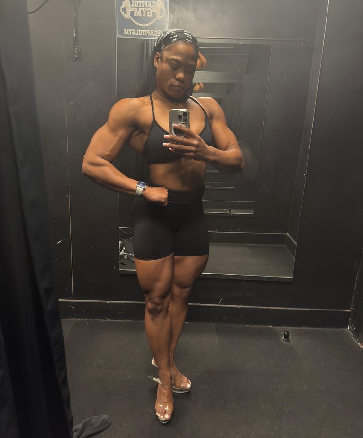 Instagram post by @tammiefitness for DY NutritionTM. Caption reads: I miss being on prep and looking like this 😫 but....