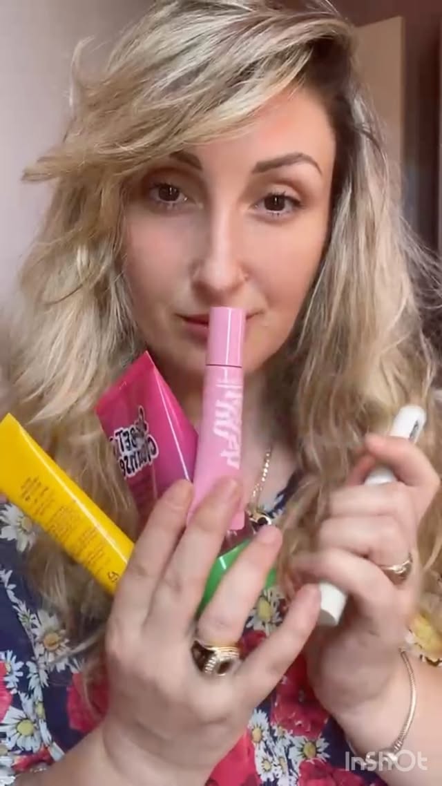 Instagram post by @briell.diaries for APLB Global Official. Caption reads: J’adore ces produits de beauté 💫 Rayonnez tout....