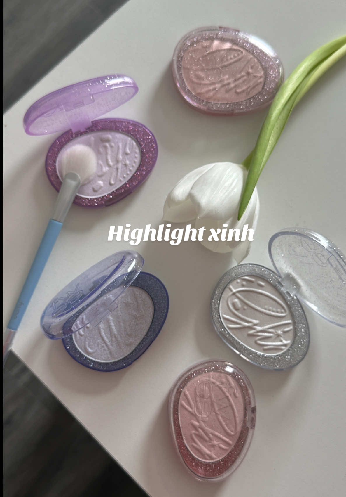 TikTok post by @maihuongbeauty for Fwee Makeup. Caption reads: đồ mới từ fwee @fwee official #fwee #highlight....