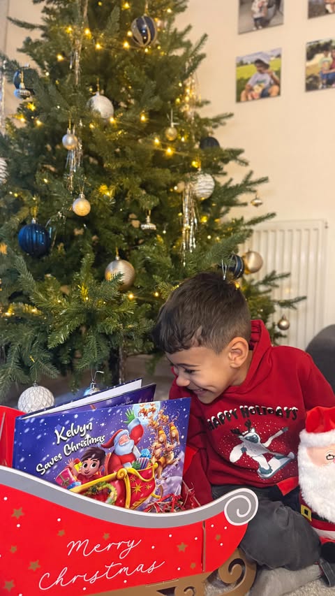 Instagram post by @margaridaax for StoryBug. Caption reads: [...] Christmas a personalised story by....