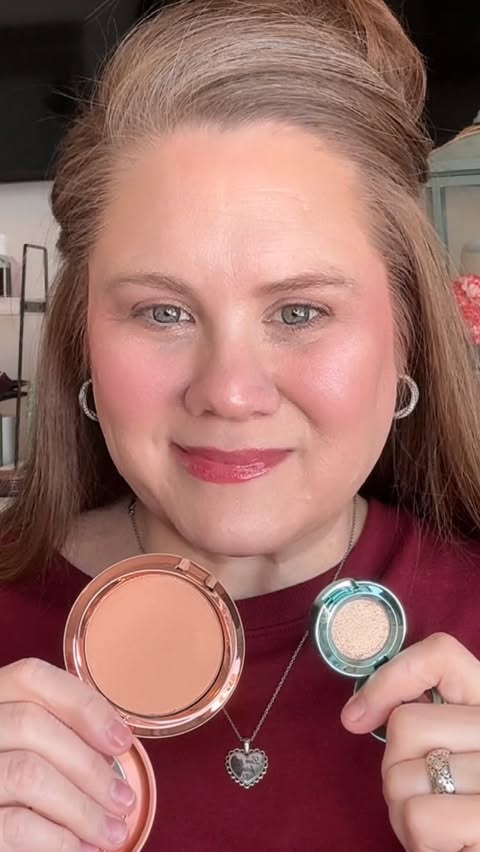 Instagram post by an influencer for M·A·C Cosmetics. Caption reads: [...] SUNSTRUCK MATTE BRONZER @maccosmetics has....