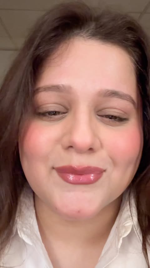 Instagram post by @iqraayahyaa for Morphe. Caption reads: [...] my makeup bag and I’m obsessed with....