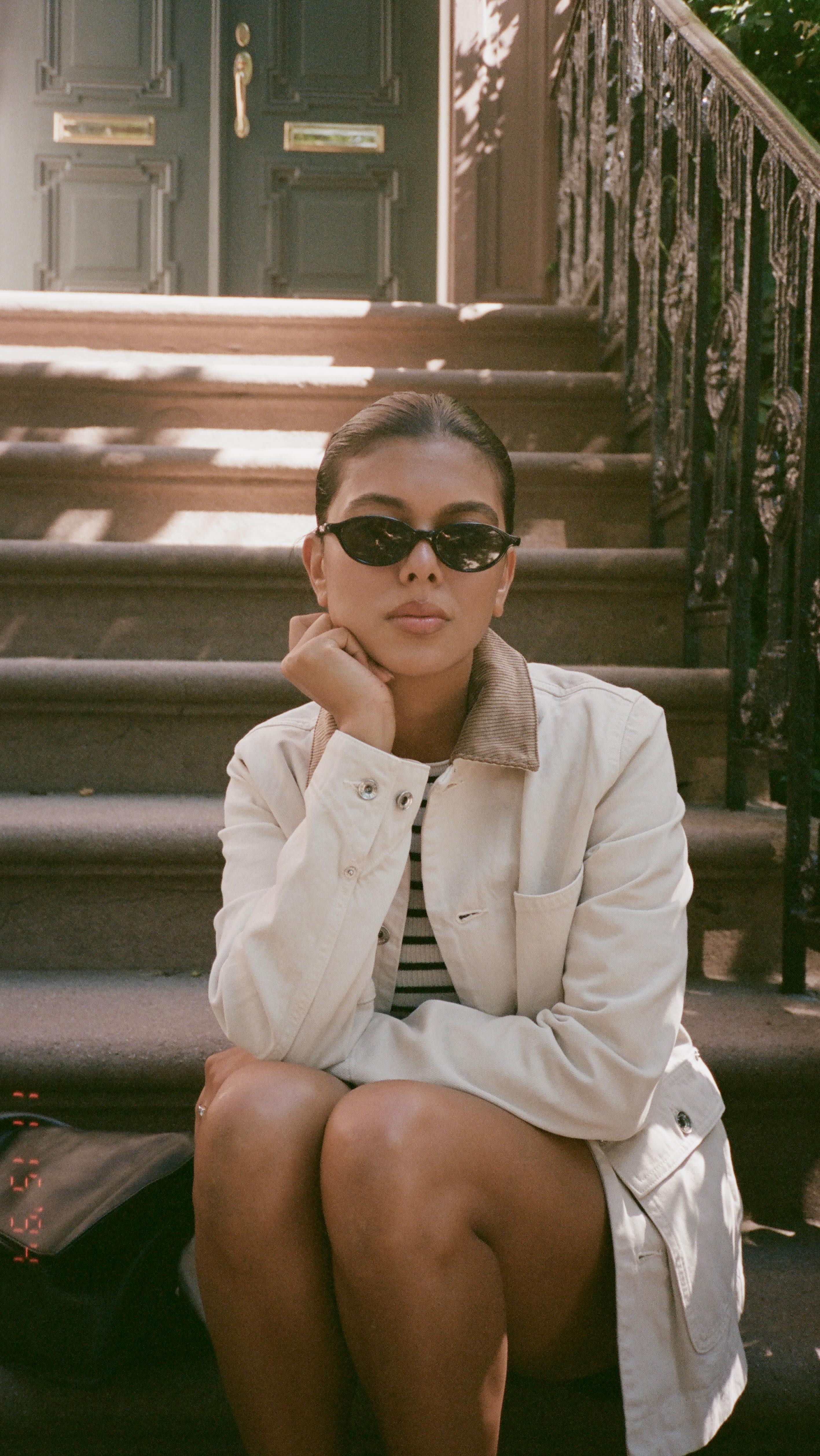 Instagram post by @catchmeeksifyoucan for Everlane. Caption reads: Falling back to New York - in the new....