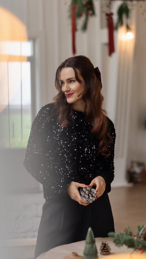 Instagram post by @andreea.balaban for C&A. Caption reads: [...] de ținute festive 🌟Cu paiete, catifea,....