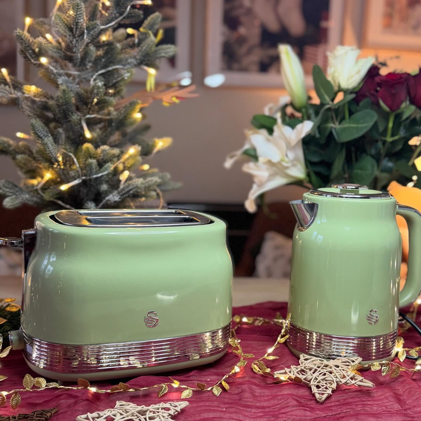 Instagram post by @jodie8981 for Swan Brand. Caption reads: Christmas Breakfast 🥞 

AD/Discover the Swan....