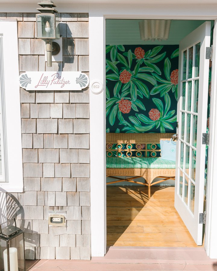 Instagram post by @leejofa for Lilly Pulitzer. Caption reads: It's not too late to book your coastal escape....