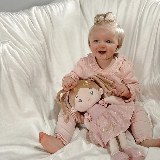 Instagram post by @harperandevelyn_x for Leyadoll. Caption reads: [...] with her new personalised dolly from....