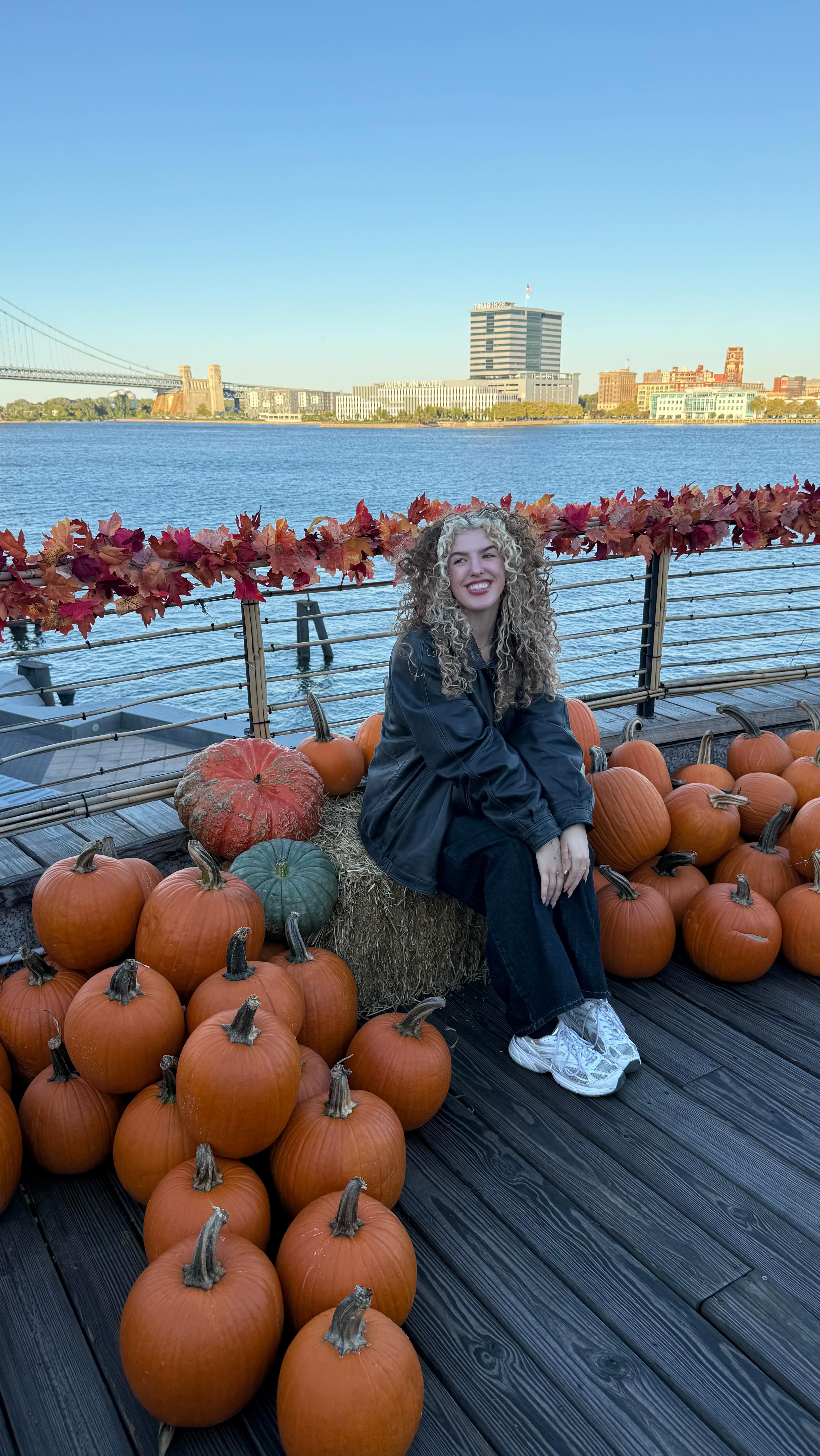 Instagram post by @curlieswithjulia for Politics and Prose. Caption reads: my fav method ever 

products:
@prose custom leave....