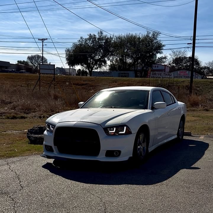 Instagram post by @iris_5.7hemi for Luxus Car Mats. Caption reads: [...] Sponsors: @shine.armor - STORMISXT6....
