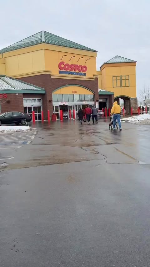 Instagram post by @ashleyimperfect for Amara Organic Foods. Caption reads: Okay moms, this is your sign for your next @costco....